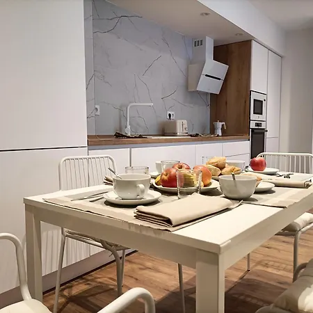 Vivienda Turistica Estacion דירה *