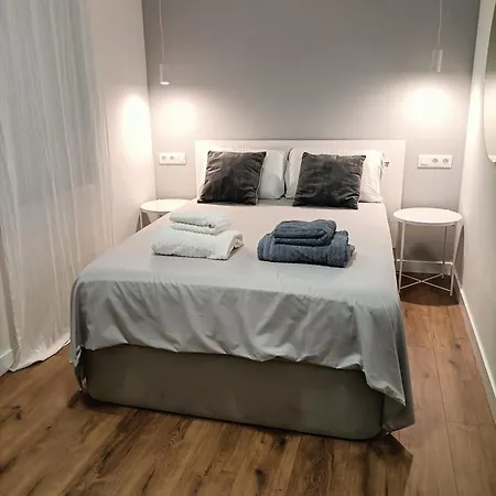 Vivienda Turistica Estacion דירה *