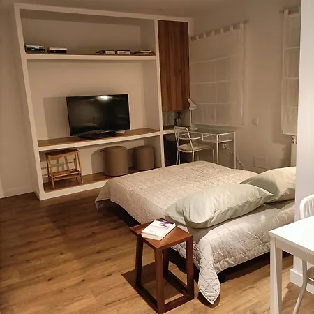 Vivienda Turistica Estacion דירה